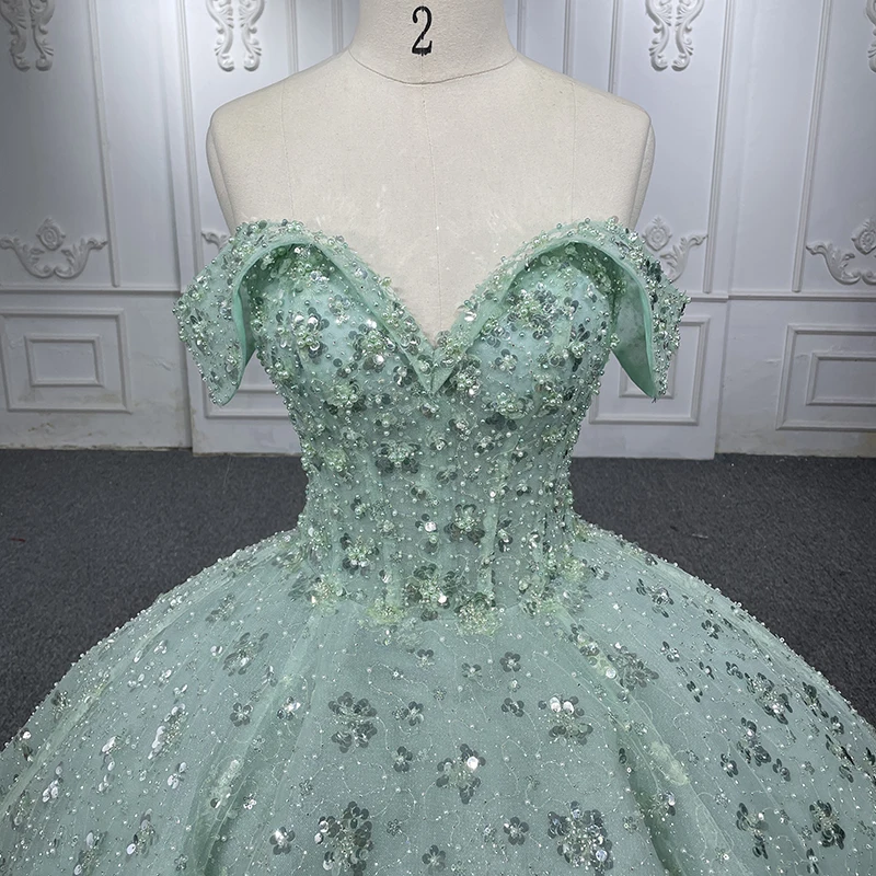 Рисунок 5 - Женское зеленое пышное платье принцессы