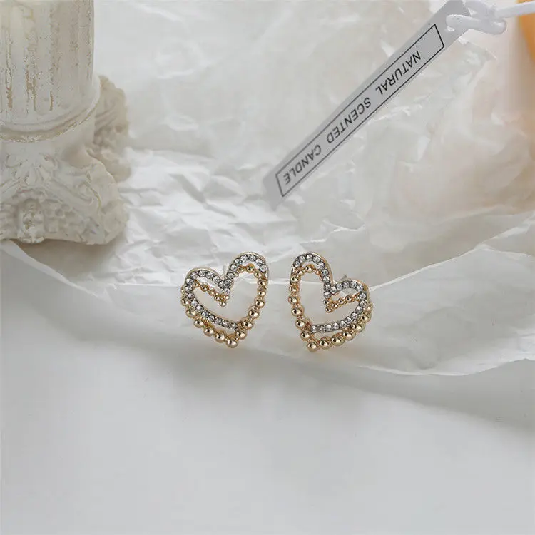 

2022 New Minimalism Golden Ball Overlap Love Earrings for Woman Fashion Gold Beads Rhinestone Heart Stud Earrings Jewelry Gift