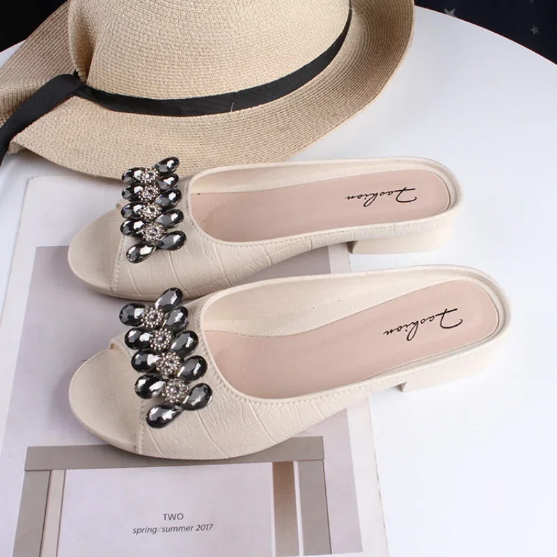 Сандалии и тапочки женская летняя верхняя одежда на толстой подошве женские