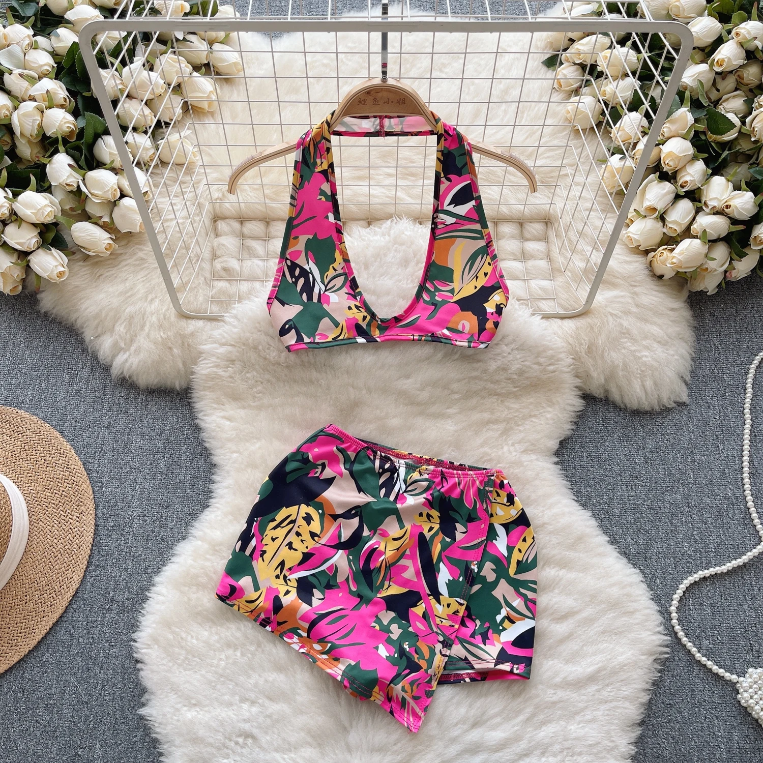 

Sexy Print Two Pieces Sets Halter Chic High Camis Tank Top with High Waist Wide Leg Shorts Beach Vacation Sets