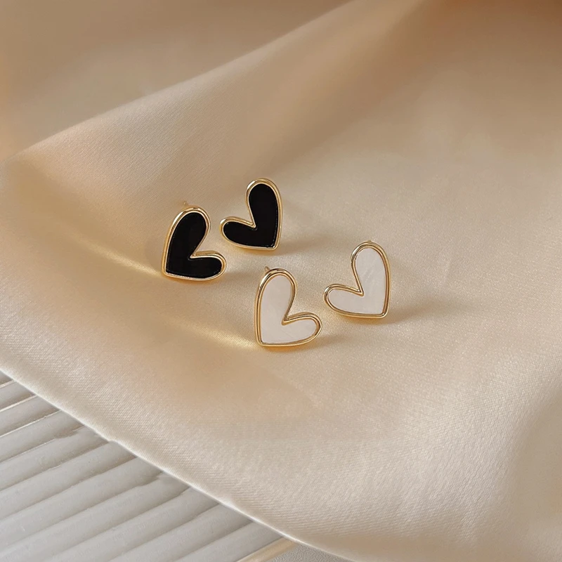 

Minimalist Black White LOVE Heart Stud Earrings for Women Trendy Elegant Rhinestone Crystal Zircon Earring Wedding Bride Jewelry