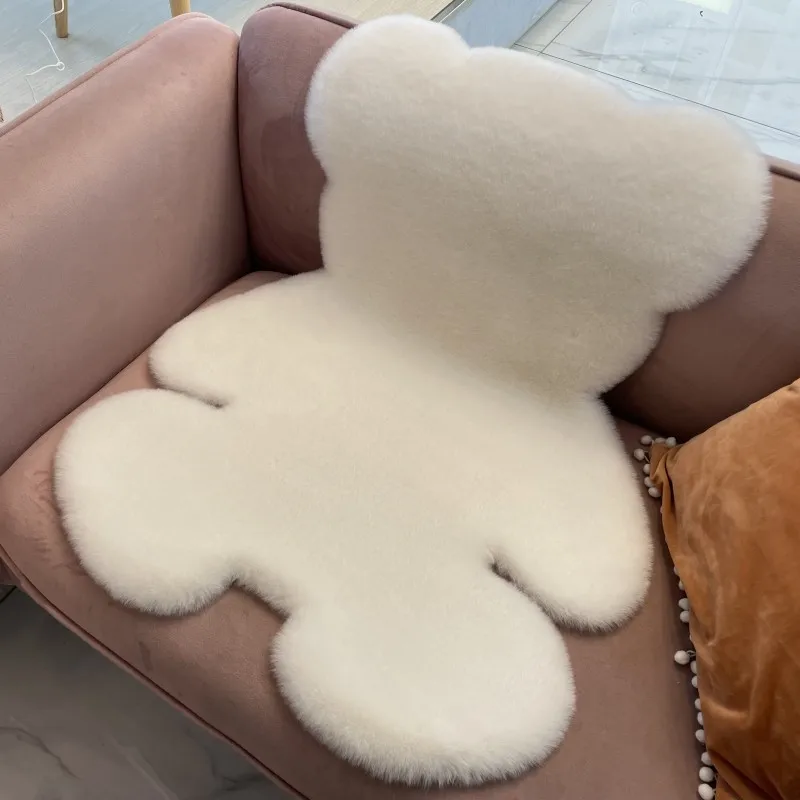 

Cute Bear Shaped Rug Plush Decorative Carpet Bedroom Bedside Rugs Living Room Carpets Comfortable and Warm Sofa Cushion