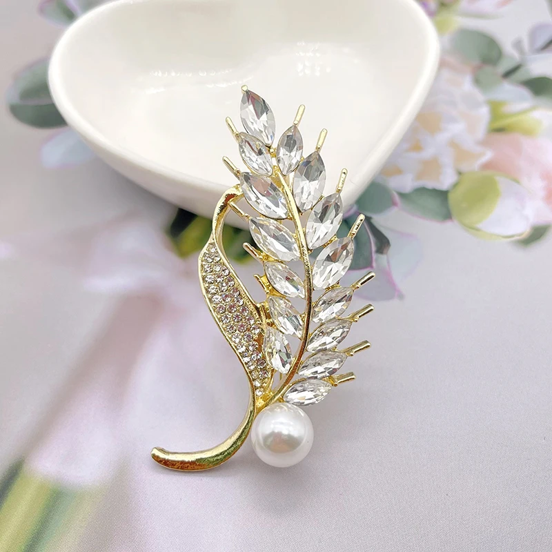 

Creative Ladies Wheat Pearl Jewelry Brooch Elegant Crystal Clothing Accessories Brooch Rhinestone Fashion Jewelry Lapel Pin