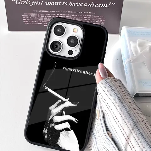 Әдемі сатушы әйелдердің жыныстық қатынасқа түсуін қараңыз