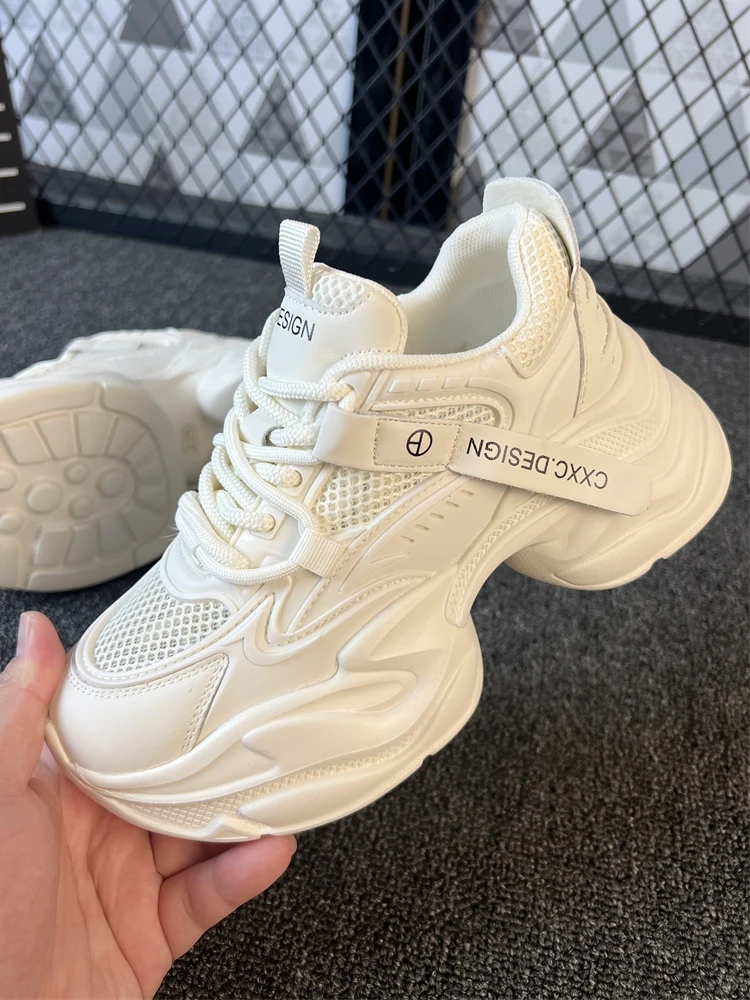 Белые внутренние высокие туфли для папы женские кроссовки 022 на подошве 4