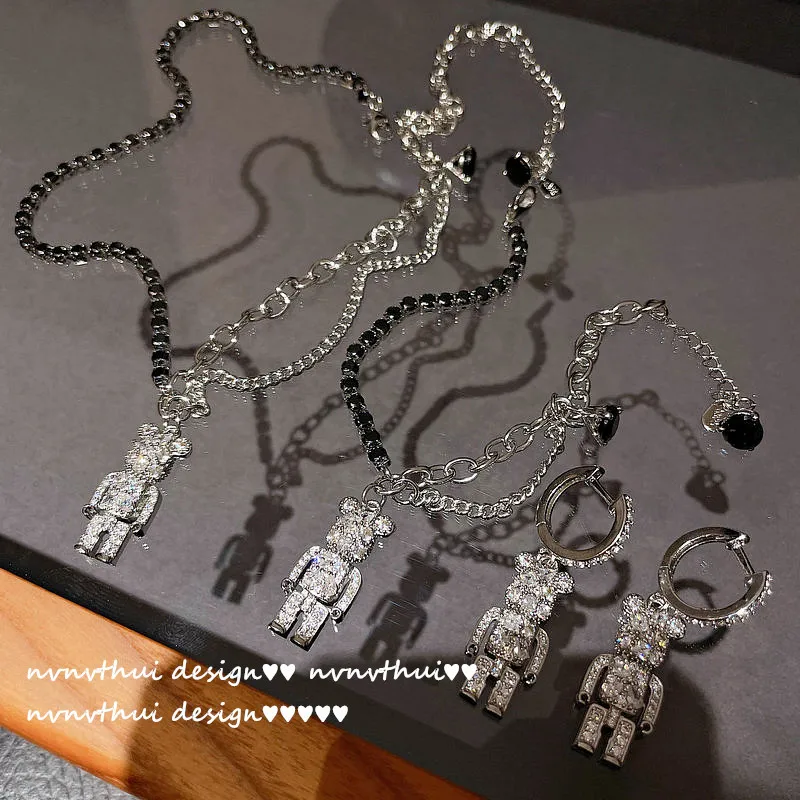 Bright Black Onyx Bear Necklace 18K Gold Plating Rhinestone Zircon Cuban Bear Necklace Vintage Butterfly Ornament goth  jewelry