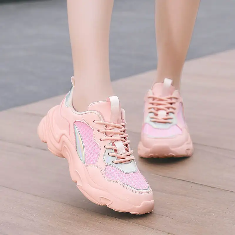 

Кроссовки женские из натуральной кожи, на резиновой подошве