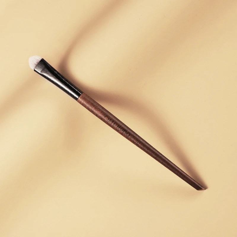 CHICHODO Профессиональная кисть для макияжа из шерсти животных Белая ультратонкая