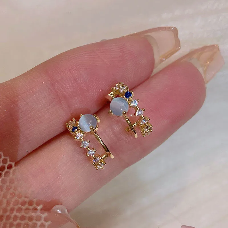 

2023 New Gold Color French Retro Opal Rhinestone Earrings for Women Girl Grace Stud Earring Fashion Elegant Jewelry Party Gift