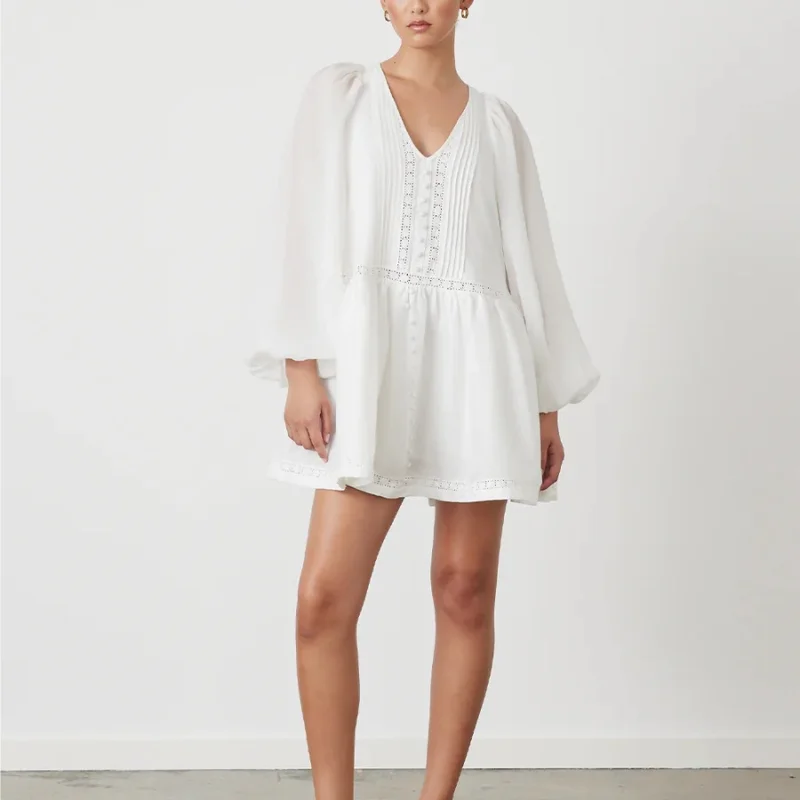 

2023 Summer New Arrival Women Fashion White Grey Basic Minimalist Fairycore Linen V-neck Lantern Sleeve Mini Dresses