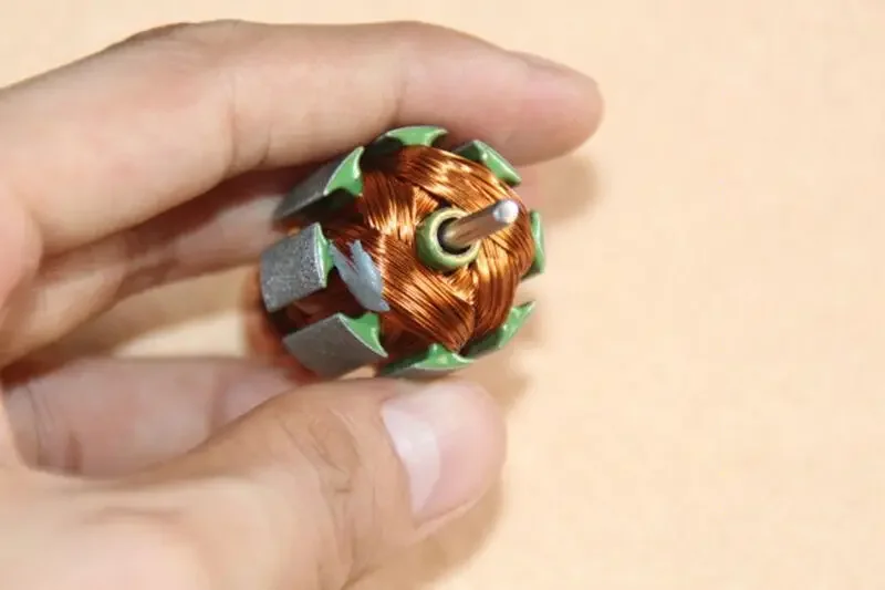 12 В постоянного тока 8-полюсный ротор микроэлектрический двигатель