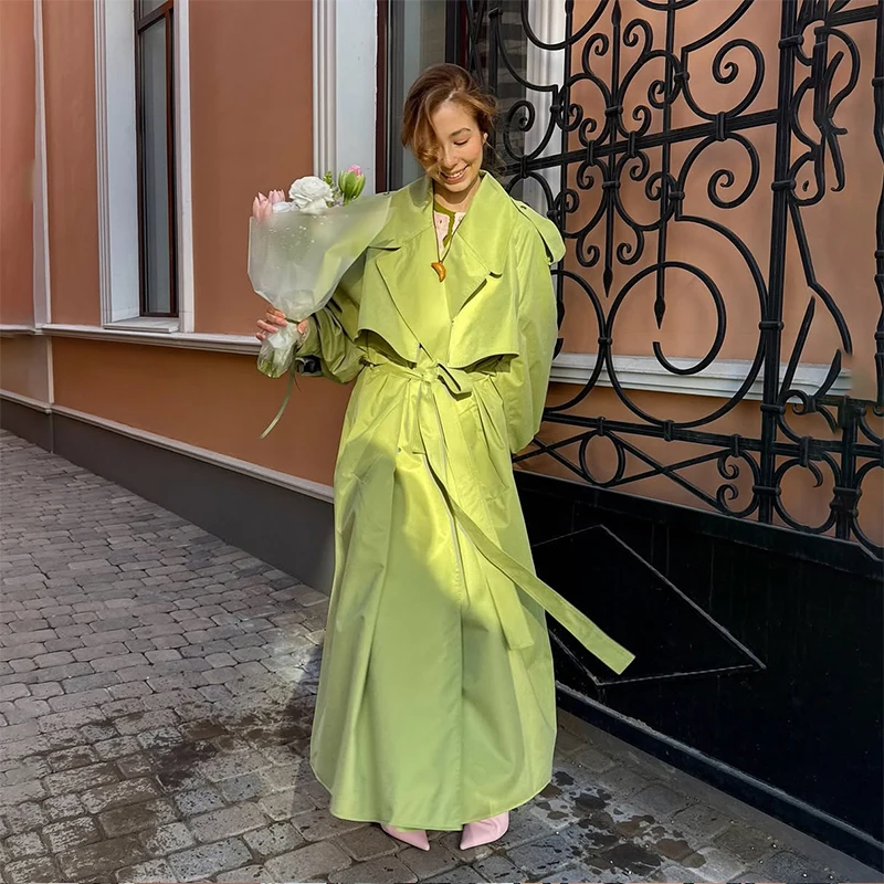 Фото Оверсайз тренчкот Off-White для женщин: длинный, с высоким воротником-стойкой, со спущенным плечом, легкая ветровка для весны и осени №5