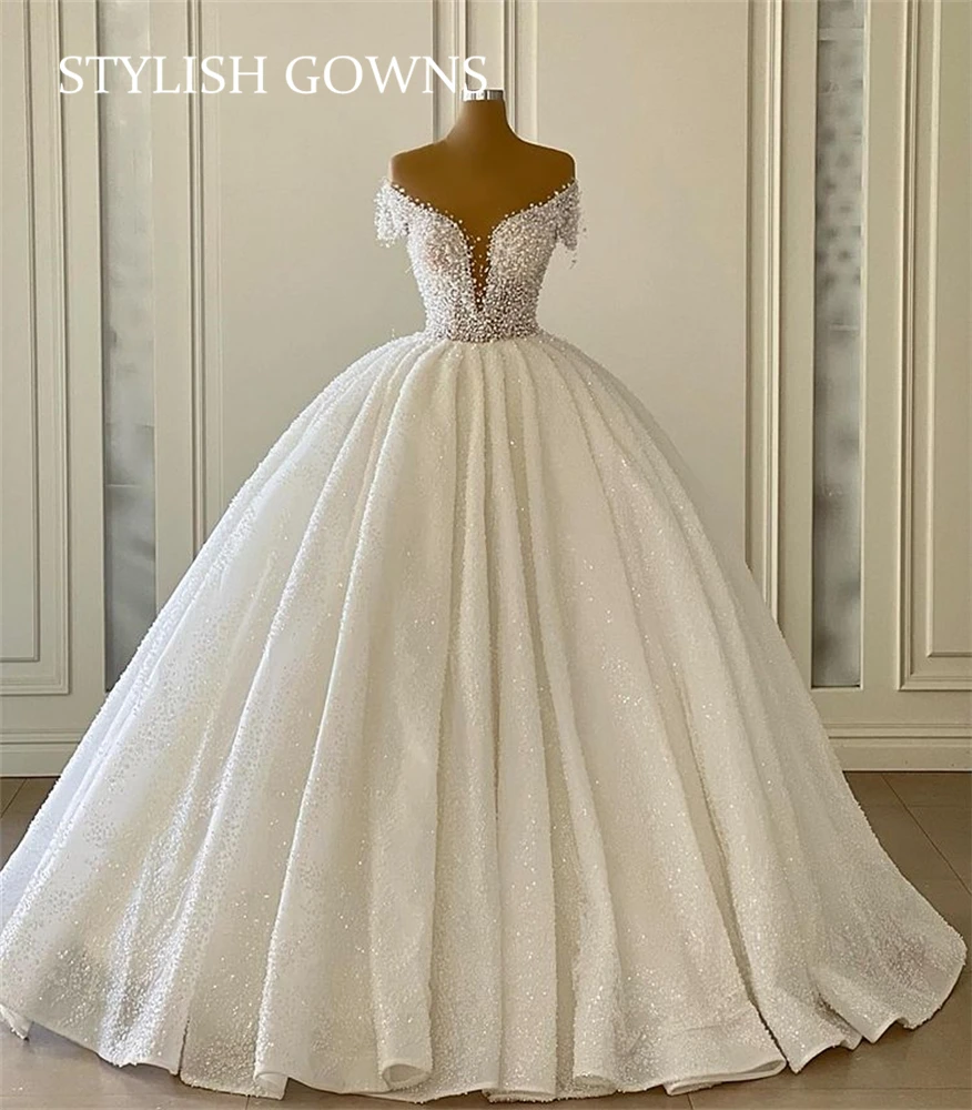 Купи Luxury White Off The Shoulder Ball Gown Quinceanera Dress Full Pearls Wedding Dresses Puffy Bridal Gowns Robe De Bal за 14,880 рублей в магазине AliExpress