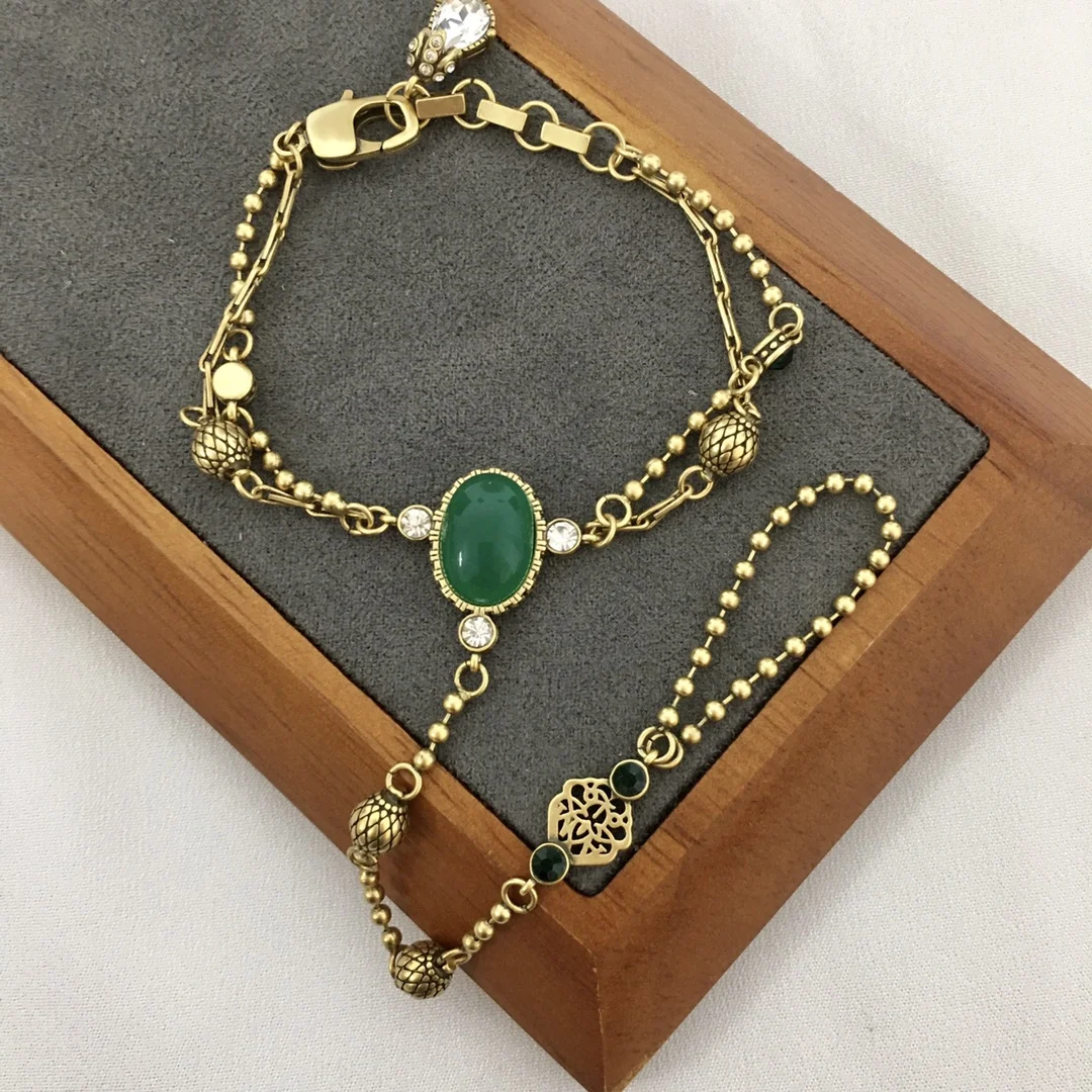 Серьги-гвоздики с зеленым принтом кольцо-зажим браслет свитер красным агатом