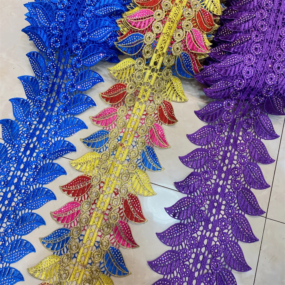 

Много цветов ярдов стразы, кружевная отделка, металлические вышитые кружева, ширина 14 см