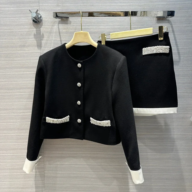 

Высококачественные женские комплекты, привлекательный простой пиджак с длинным рукавом и мини-юбка, украшенный бусинами