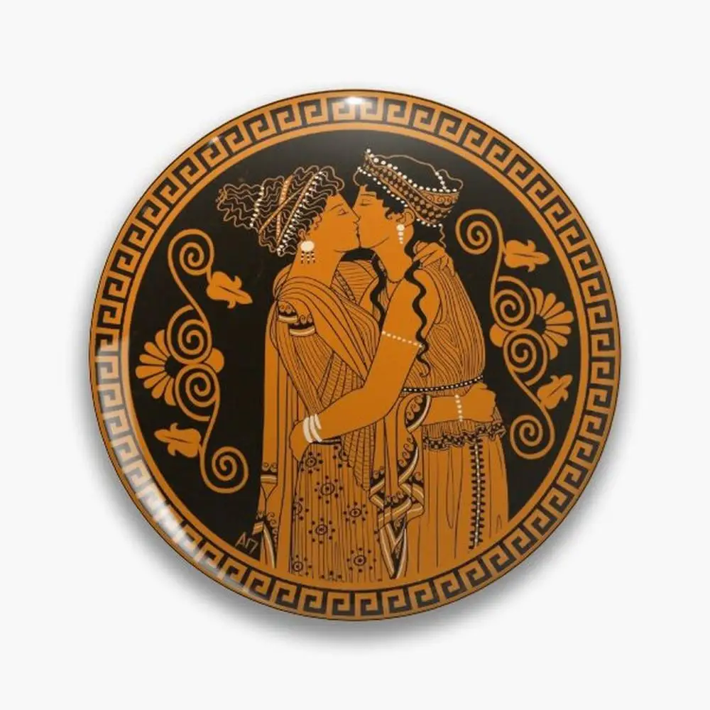 

Пластиковая брошь "Поцелуй лесбиянок"