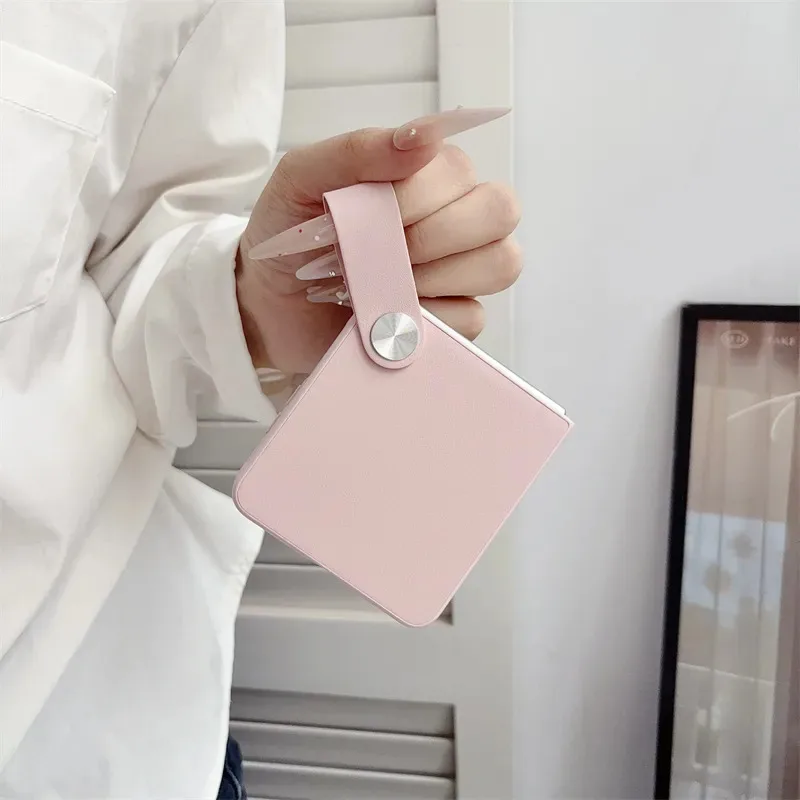 Фото Чехол Skinlee для Samsung Galaxy Z Flip 8 5G с ремешком на руку Qinghui, ударопрочный силиконовый чехол для Samsung Galaxy Z Flip 8 5G, мягкий задний чехол. №5