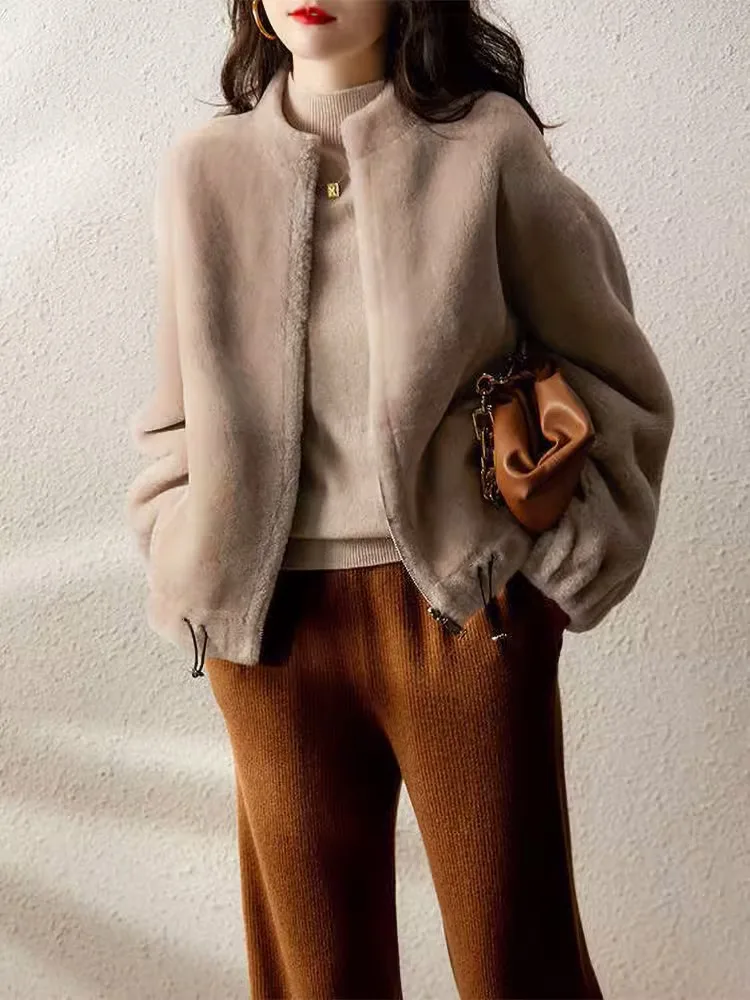 Счетчик для сбора утечек. Снятие из шкафа. Женская одежда. Высококачественный