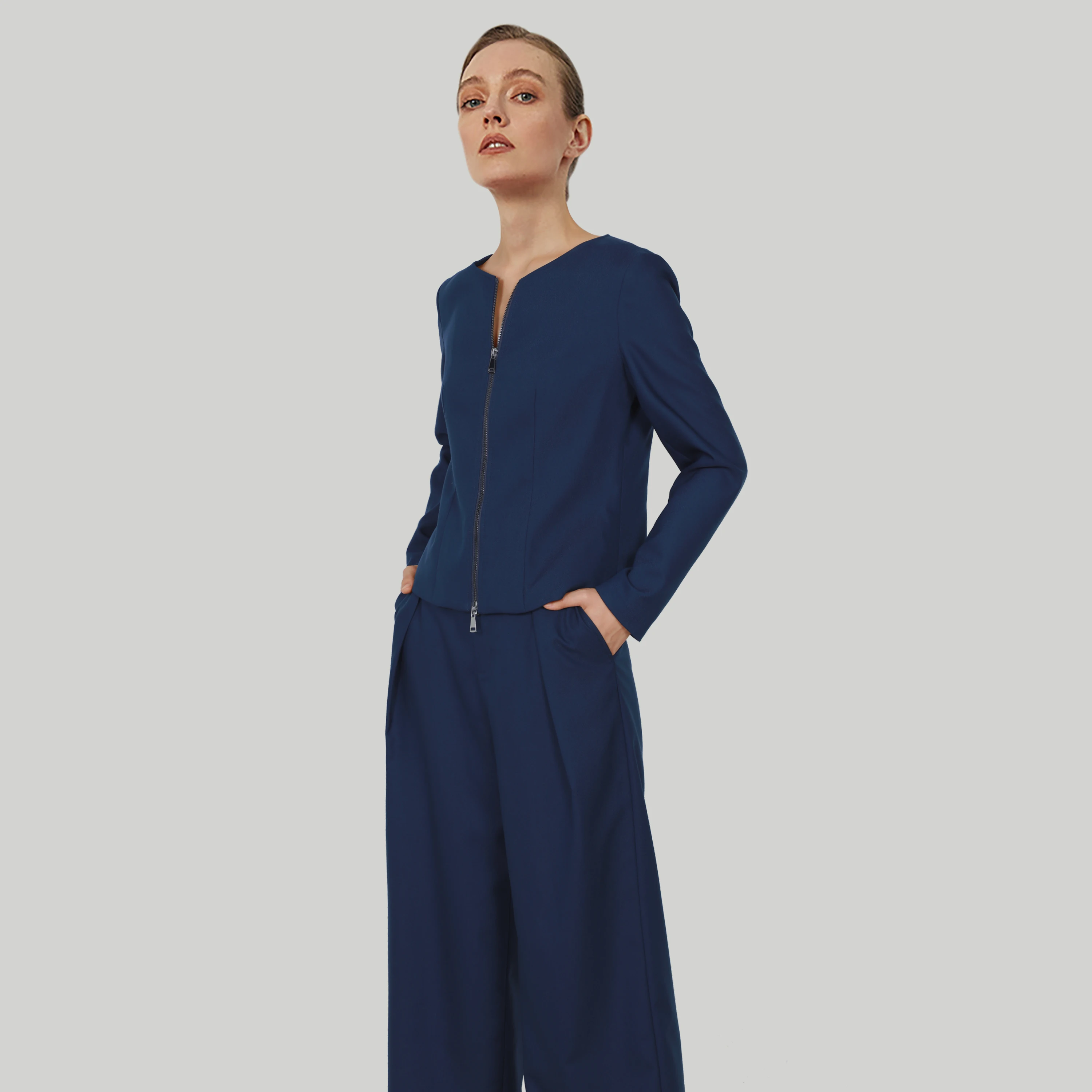 

Простой топ и брюки с широкими штанинами, комплект из двух предметов, новинка весны 2022, высококачественные европейские товары, Модный женск...