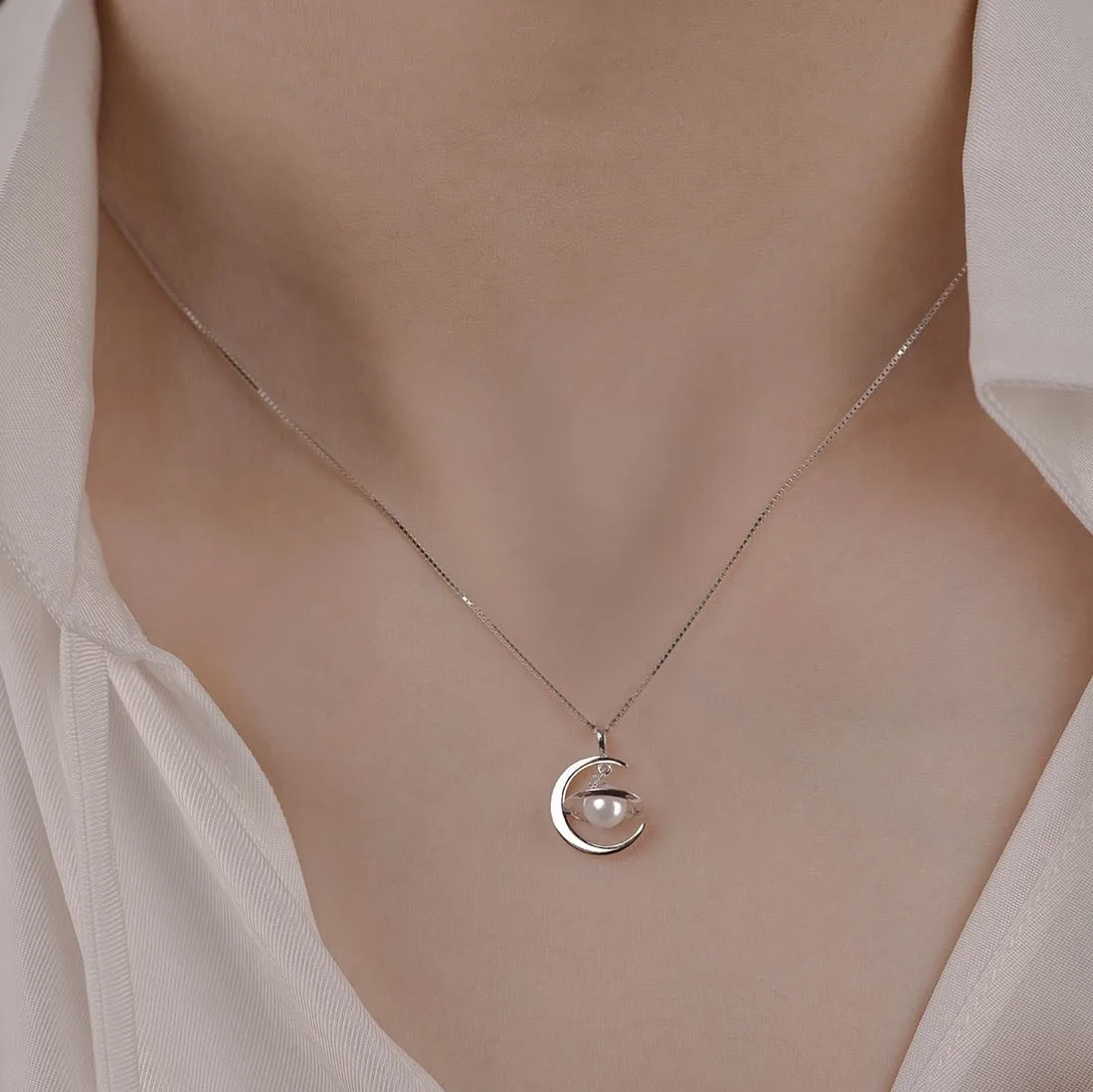 

Fashion Planet Moon Pendant Necklace For Women Crescent Pearl Planet Clavicle Chain Heart Wedding Choker Jewelry Collier Femme