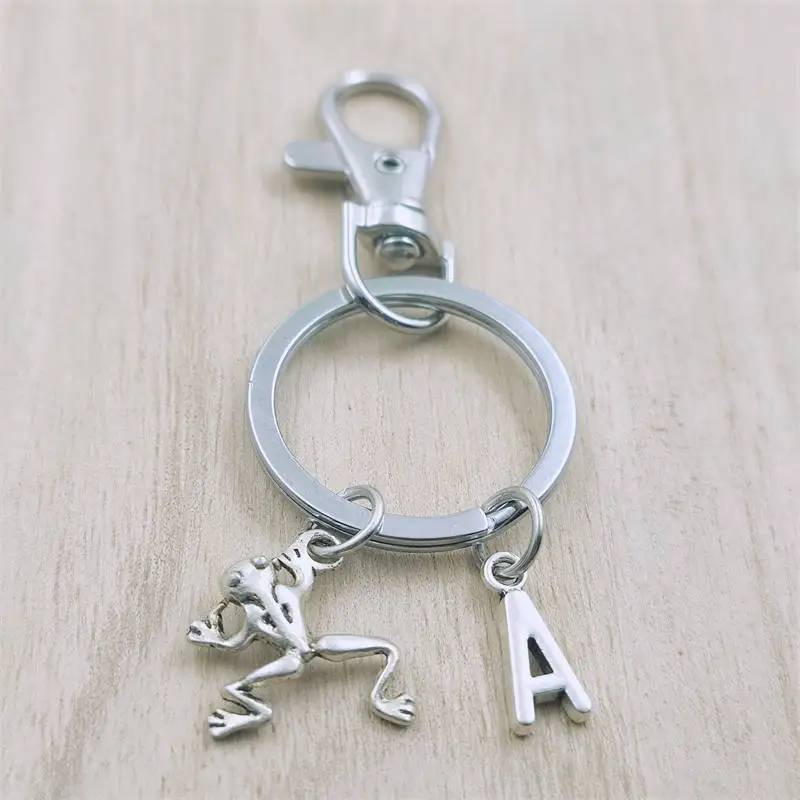 

Frog Animal Keyring Letter Car Key Chain Ring Lobster Clasp Initial Charm Women Jewelry Accessories Pendants Metal