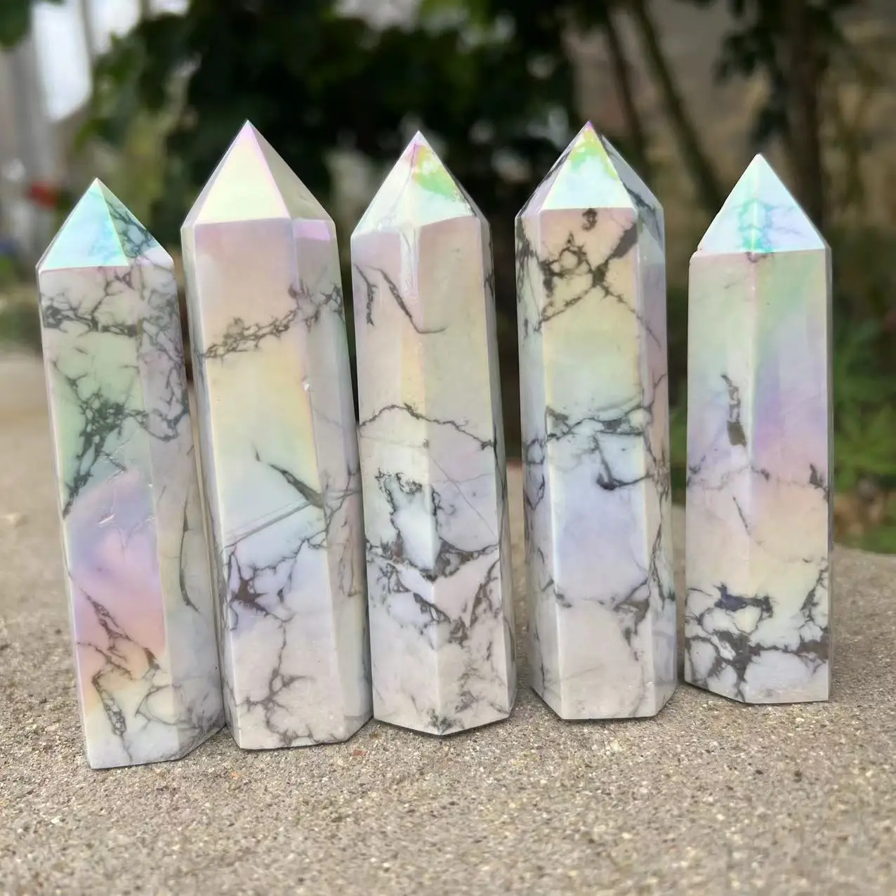 

Natural electroplate White Turquoise Stone Crystal Point Wand Obelisk Polished Healing Howlite Point Wand Decoration