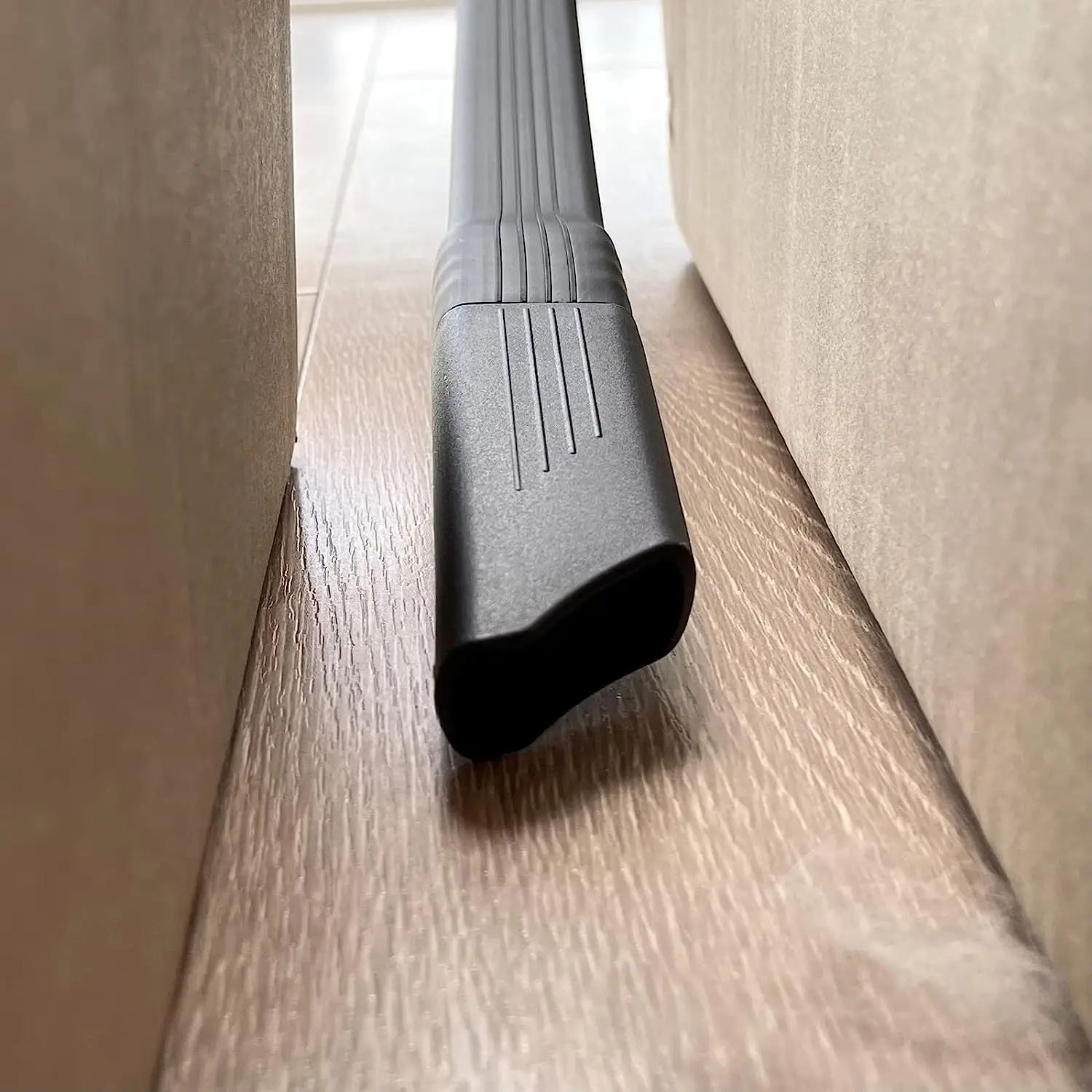 Фото Гибкие щелевые инструменты для Dyson V7 V8 V10 V11 V12 V15, беспроводные пылесосы, детали, хорошо подходят для очистки углов и зазоров автомобиля №5