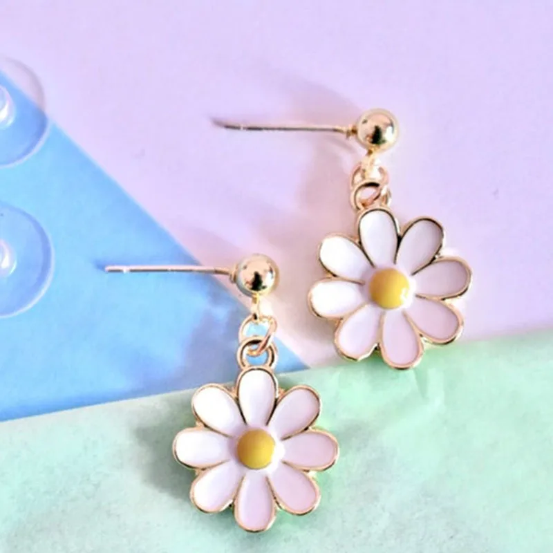

Daisy Drop Earrings, Boho Style, Gold Jewelry, Simple Natural Wind Goddess Jewelry Earrings