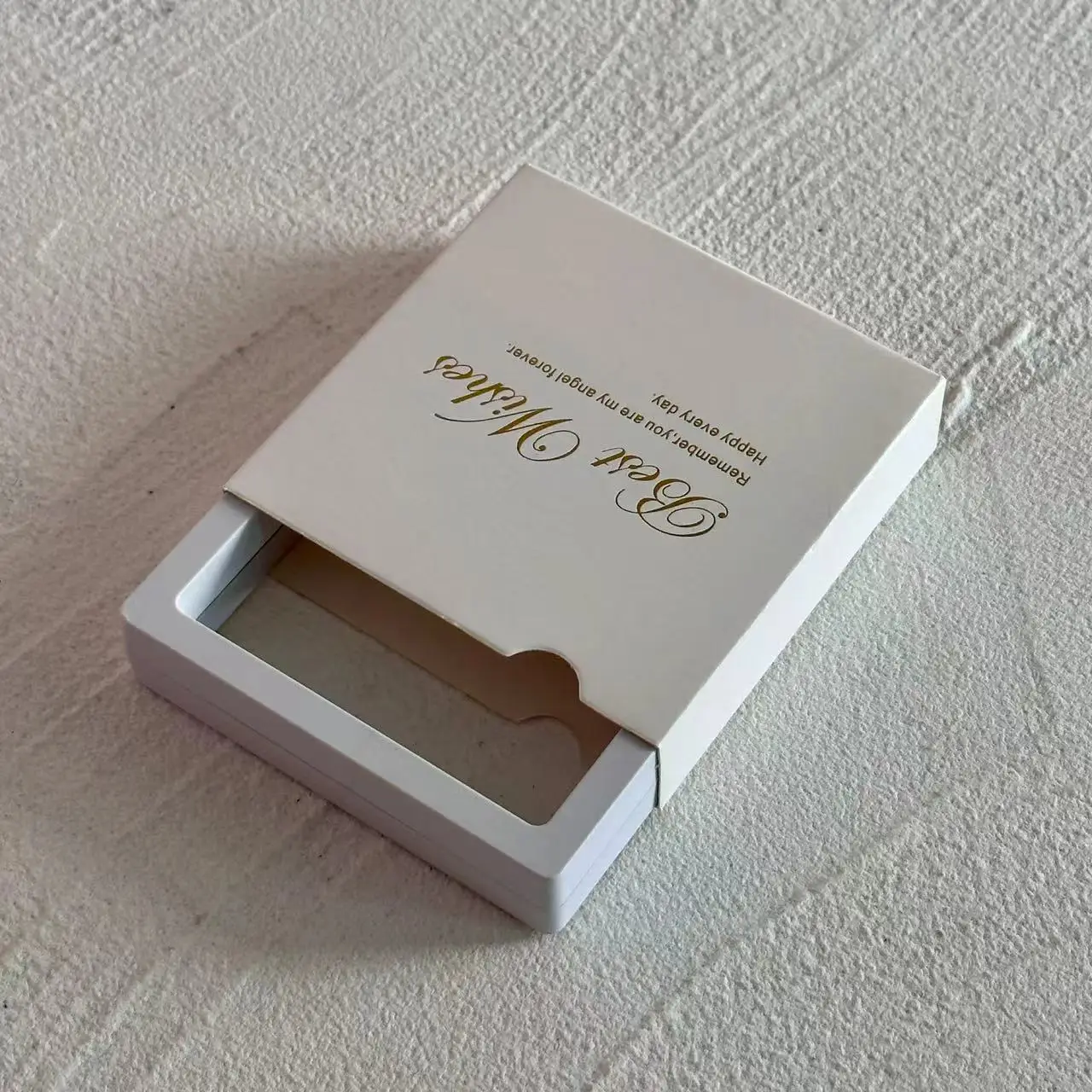 

Бумажная шкатулка для украшений