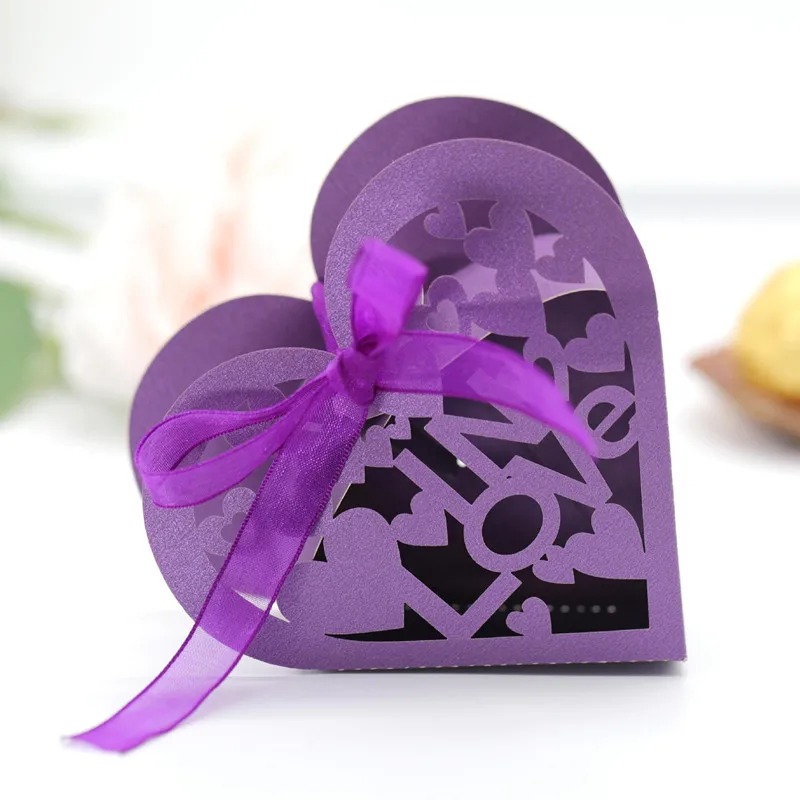 

20pcs Valentine's Day Gift Sweet Love Heart Laser Cut Hollow Carriage Favors Candy Dragees Boxes Bonbonniere Packaging Bags