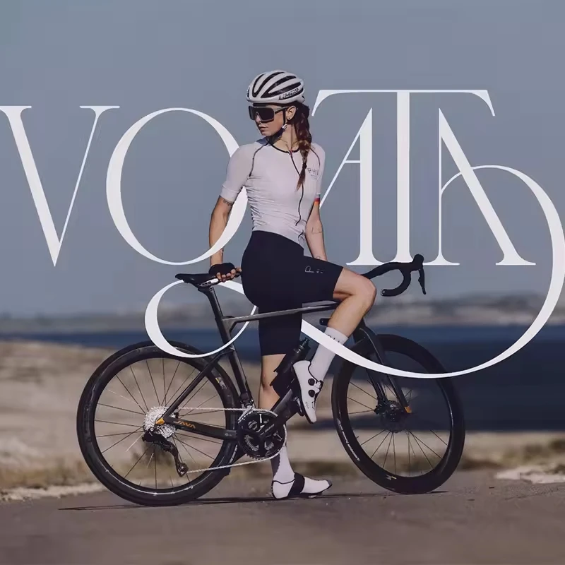 Шоссейный велосипед из углеродного волокна