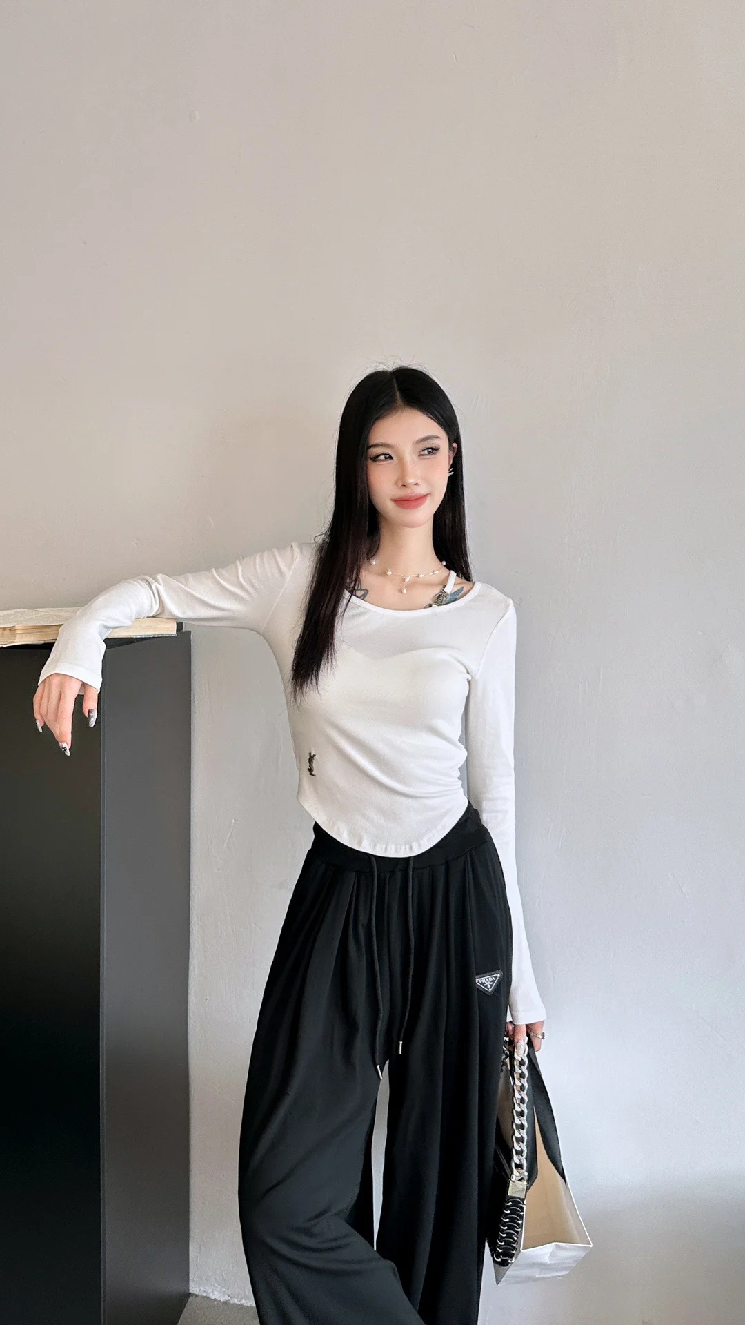 Женские футболка с длинным рукавом Yves Saint Laurent женские эластичные базовые