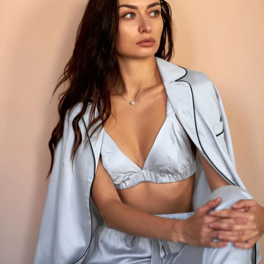 Women Imitation Silk Pajamas Set Three-piece Set Long-sleeved Top + Wrap Chest + Trousers Female Sexy Pajamas Loose Home Wear