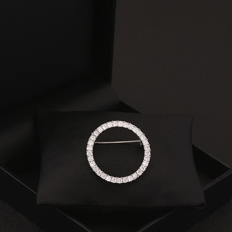 Shining Round Brooch Women's Korean-Style Simple All-Match Luxury Accessories Cardigan Neckline Anti-Exposure Fixed Clothes Pins