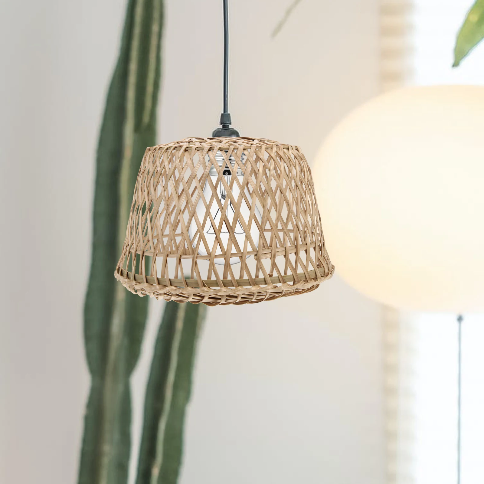 

Exquisite Hand Woven Light Cover Decorative Bamboo Weaving Craft Lampshade