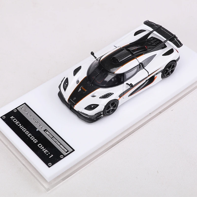 LMLF 1:64 Один: 1 черно-белая литая под давлением модель автомобиля ограниченная