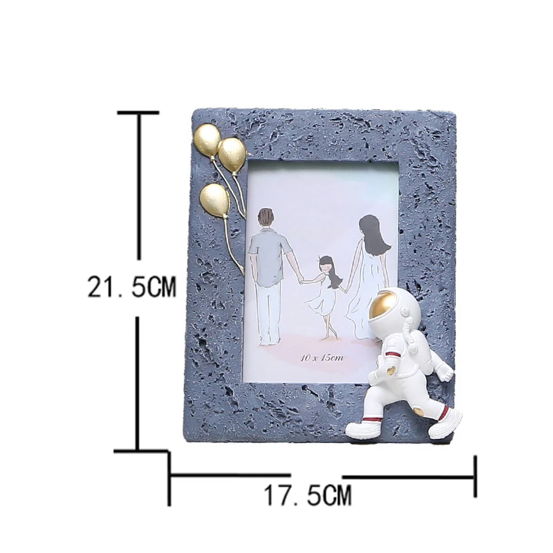 

Фоторамка INWOO DECOR Астронавт из канифоли