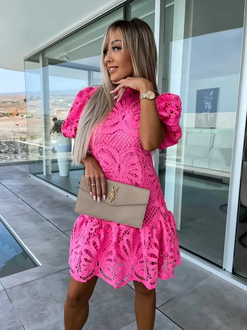 Женское кружевное вечернее мини-платье с круглым вырезом