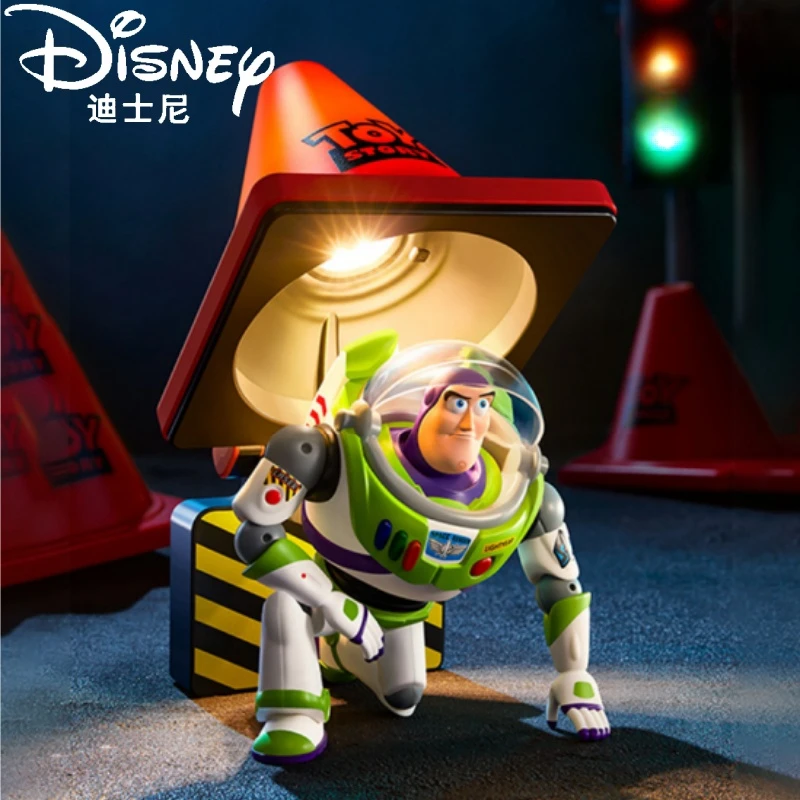 Фото Оригинальный Disney Buzz Lightyear Roadblock Light Toy Story, серия освещения, 5 часов, долговечные украшения, коллекция игрушек, рождественский подарок №2