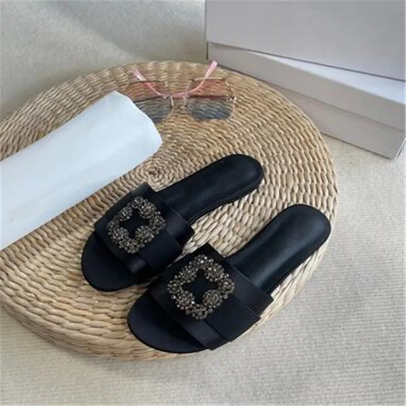2023 Summer Rhinestone Flat Shoes Comfortable and Fashion Versatile Women's Slippers