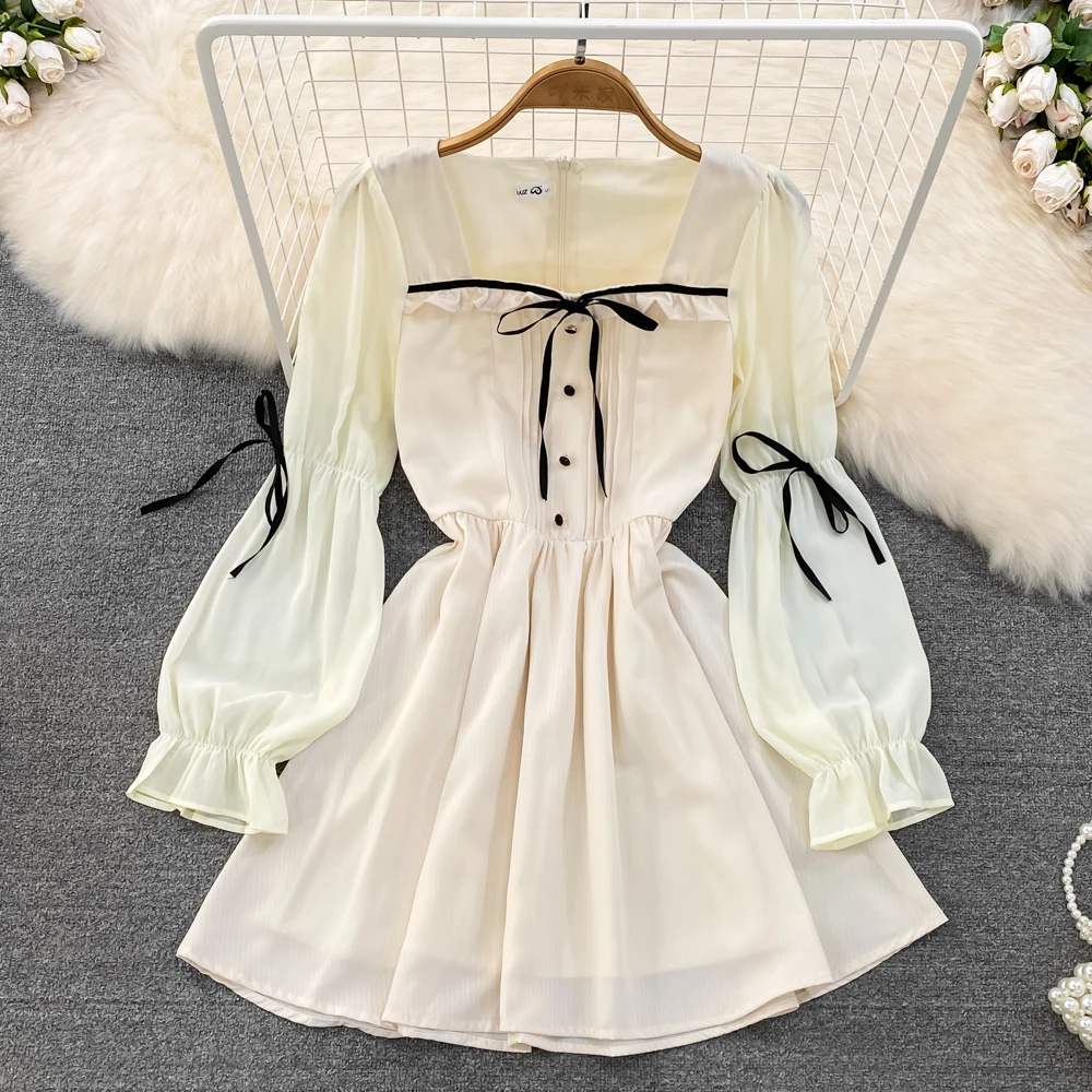 

Модное элегантное платье с квадратным воротником