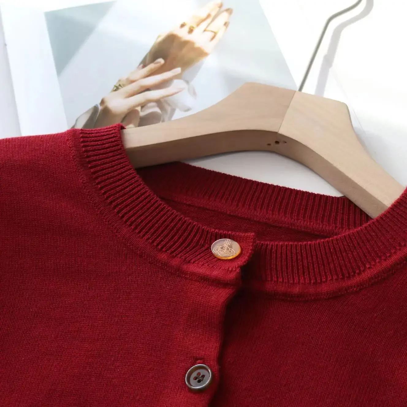 Женский вязаный кардиган с круглым вырезом и вышивкой Saturn рождественский свитер