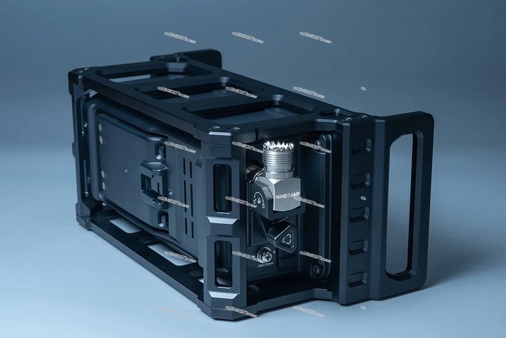 Многофункциональная док-станция подходит для смартфона с защитным чехлом ARK-705&quot