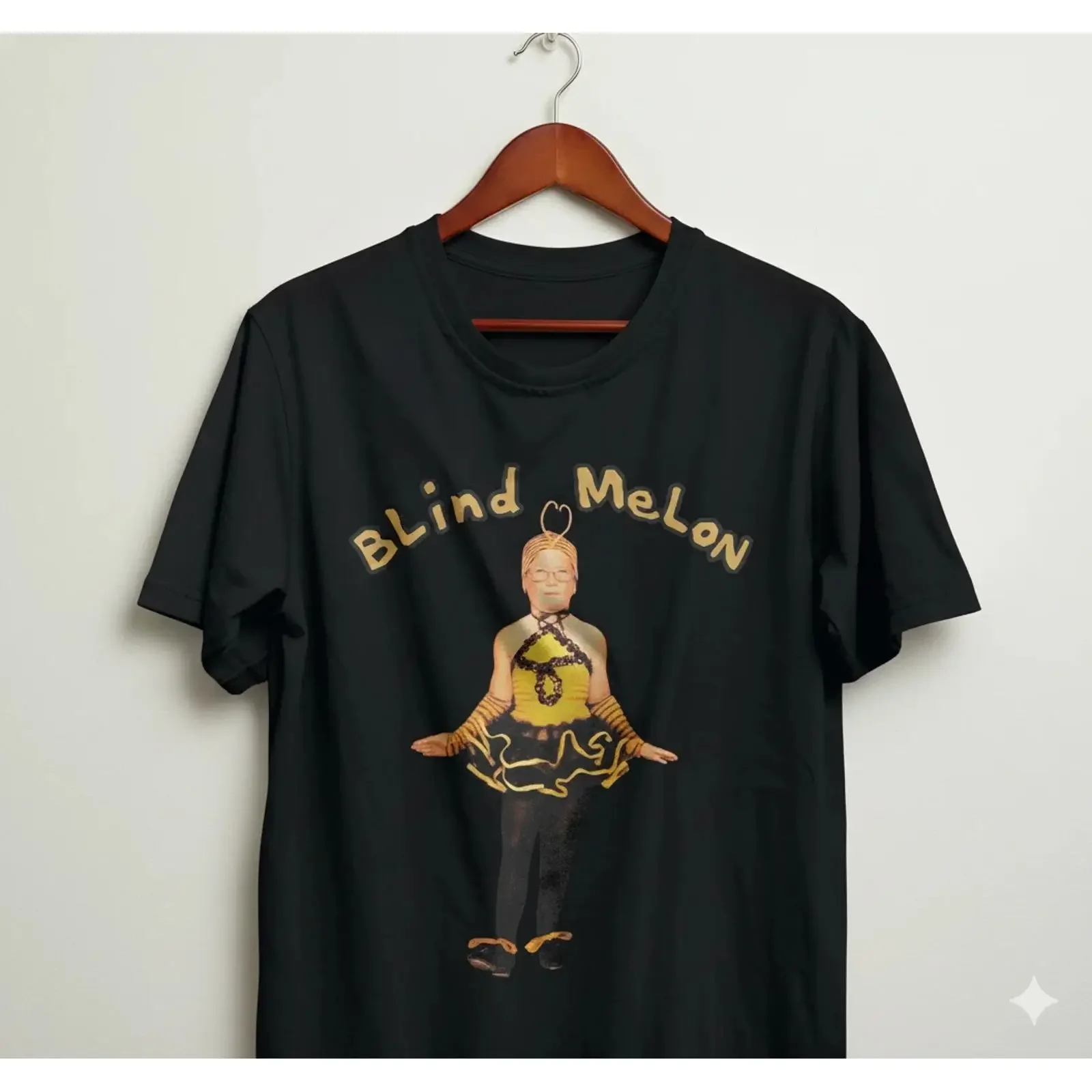 Фото Футболка Blind Melon в винтажном стиле, черная, с принтом группы Alternative Rock Band, модель T224, винтажная, с эффектом потертости, дышащая, комфортная, для повседневной носки. №1