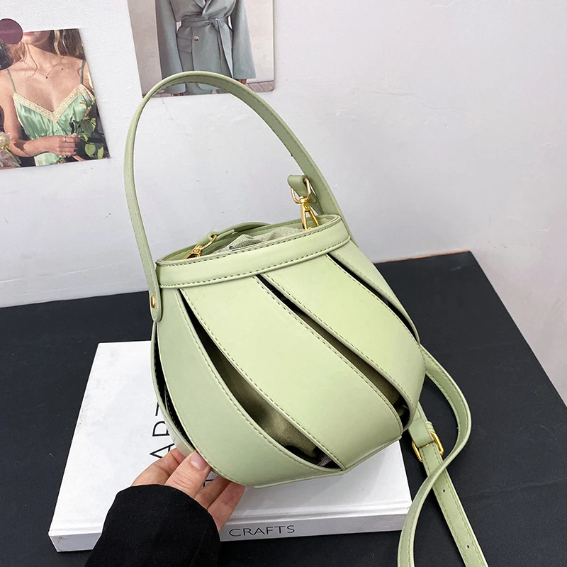 

Luxury High Quality Leather Hollow Out Shoulder Bags for Women 2022 New Handbags Summer Fashion Bucket Crossbody Bag Female Bag