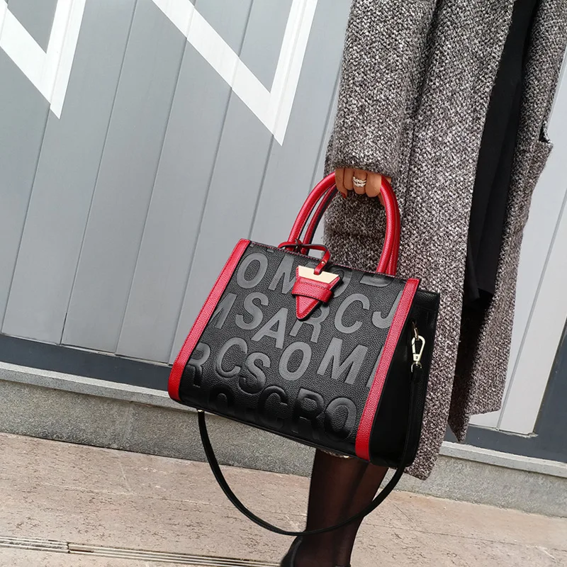 

2022 New Genuine Leather Handbags Embossed Fashion Crossbody Large Capacity One-shoulder Cross-body Bag Designer Bags Cc Gg sac