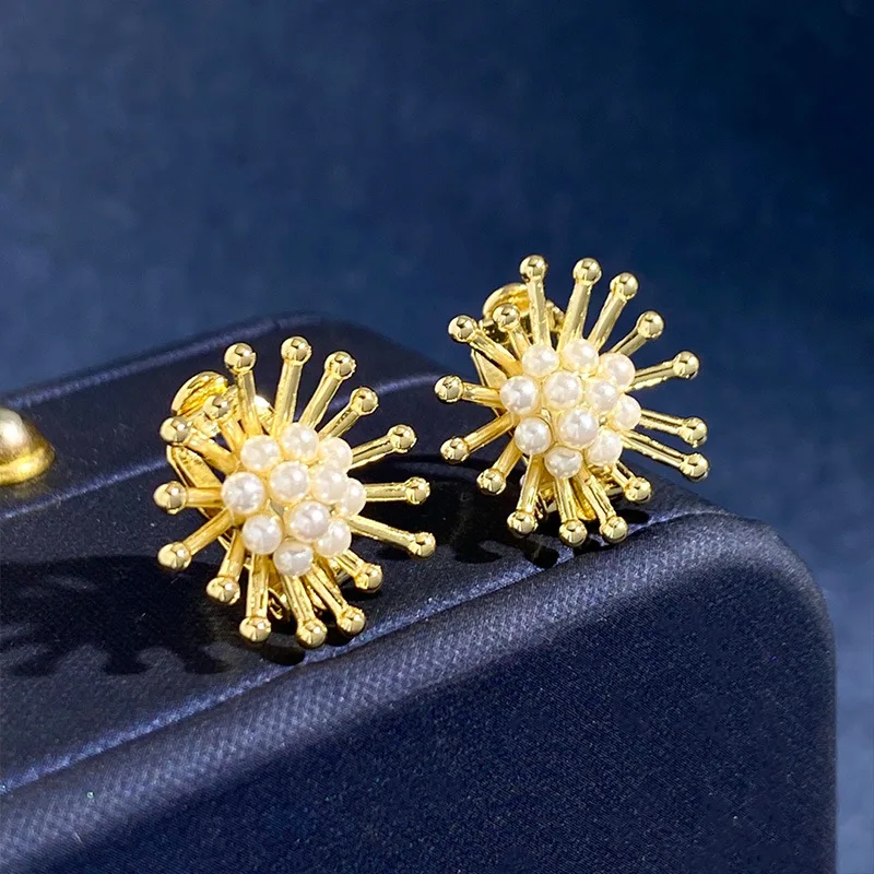 

Korean version personalized design millet pearl daisy flower ear clip earless earrings