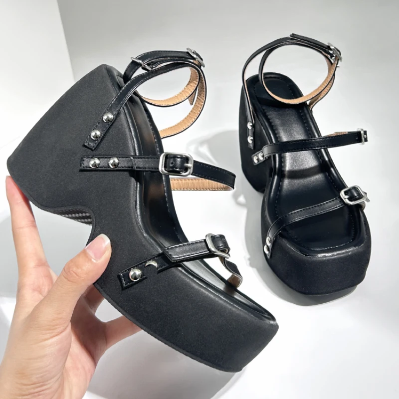 

Thick Bottom Rivets Increase The Height Of Fashion Sandals Female Open Toe Slope Super High With Temperament Casual Muffin Shoes