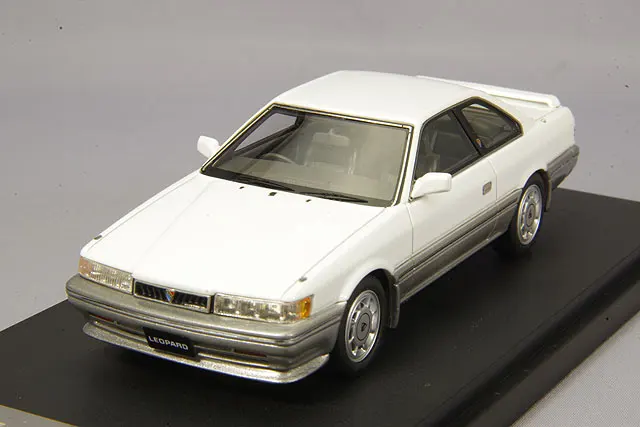 

Mark43 1:43 Nissan Leopard Ultima F31 JDM Limited Edition Resin Metal Static Car Model Toy Gift